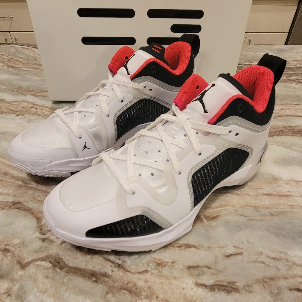 Air Jordan 37 White/Black-Siren Red, Womens size 10, NWT